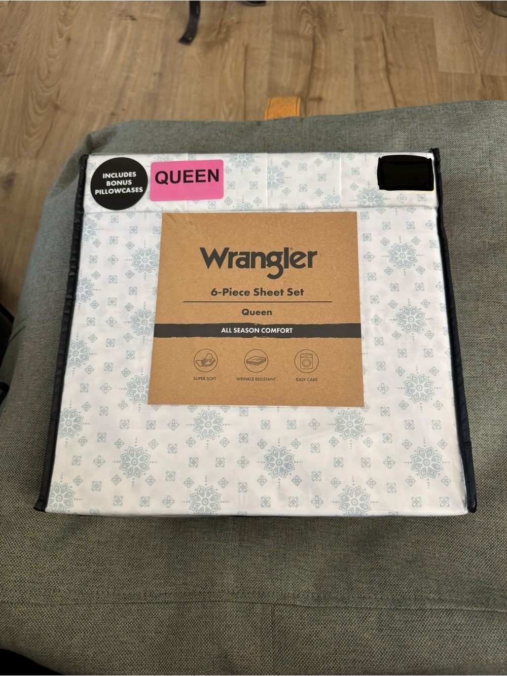 Wrangler Queen 6-Piece Sheet Set - White with Light Blue bandana flower design